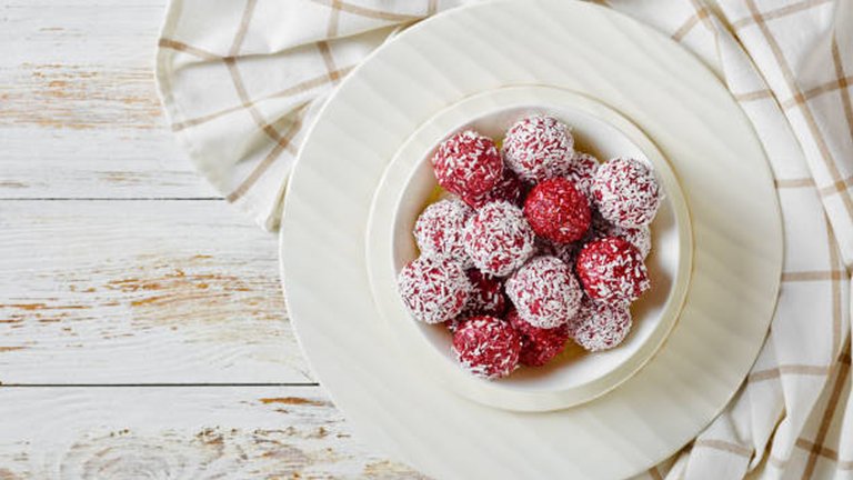 raspberry bliss balls