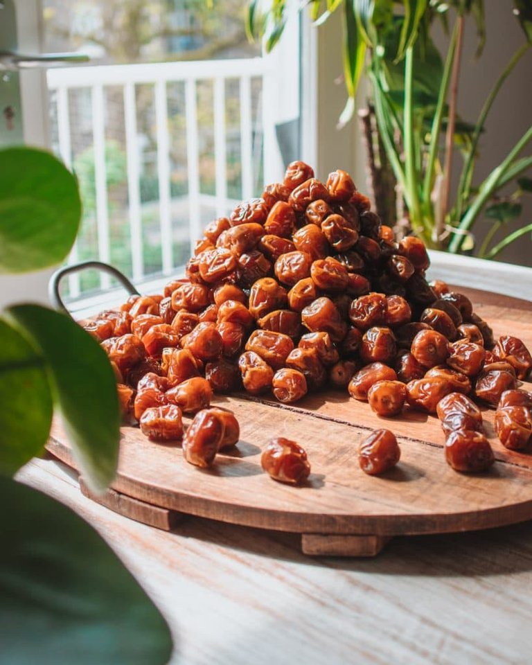 fresh dates